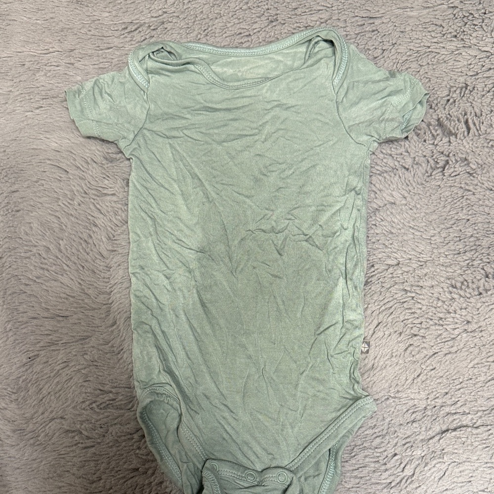 Kyte BABY Mint Green Short Sleeve One-Piece Bodysuit